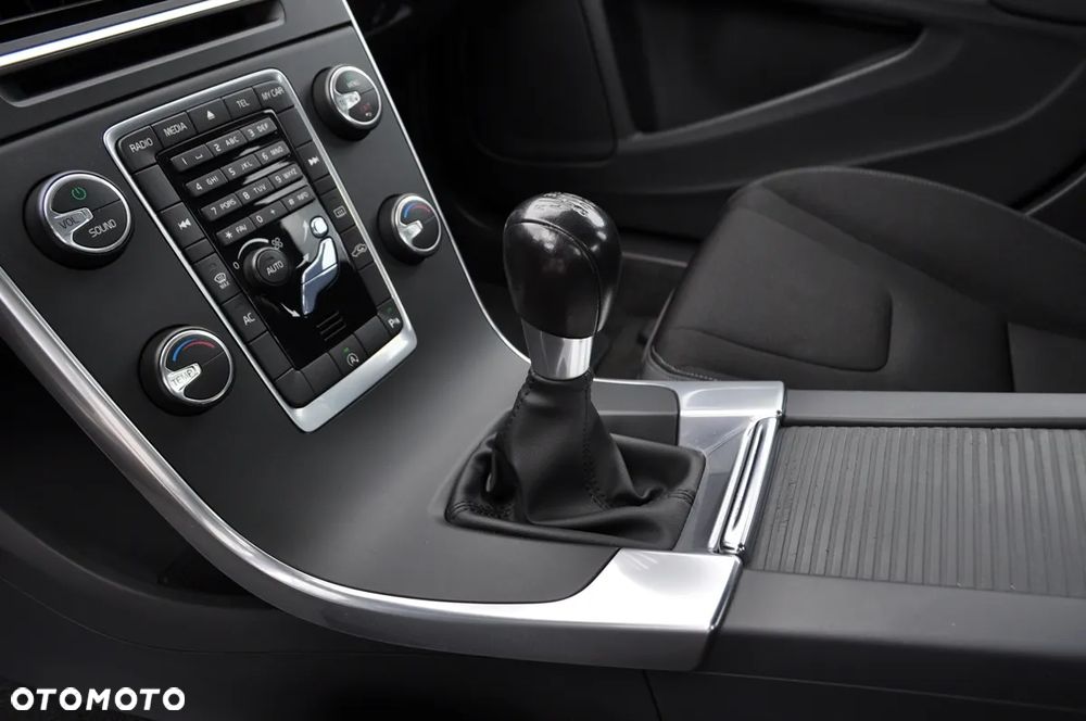Volvo S60 T3 Kinetic - 21