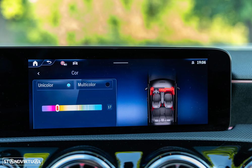 Mercedes-Benz A 200 Limousine 7G-DCT AMG Line - 34