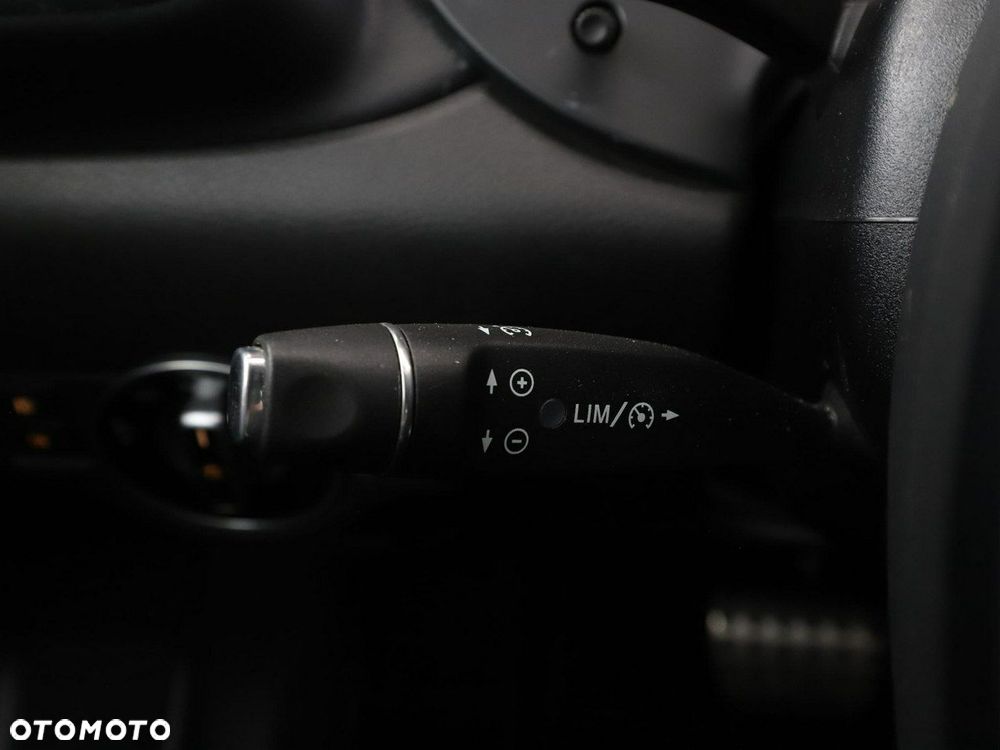 Infiniti Q30 2.0t Sport AWD 7DCT - 31