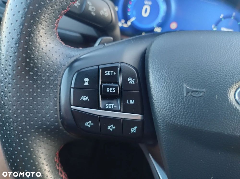 Ford Kuga 2.0 EcoBlue 4x4 ST-LINE X - 26