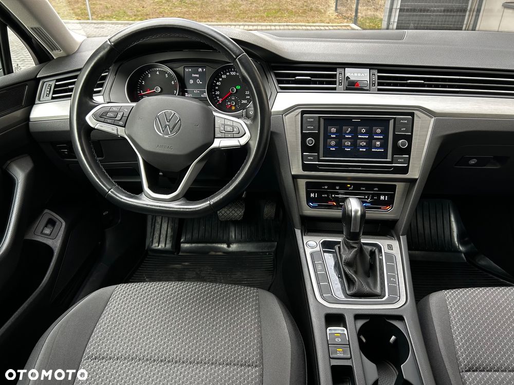 Volkswagen Passat - 13
