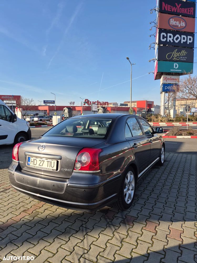 Toyota Avensis 2.0 Sedan Executive - 23