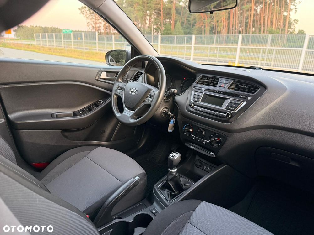 Hyundai i20 1.2 Comfort - 13