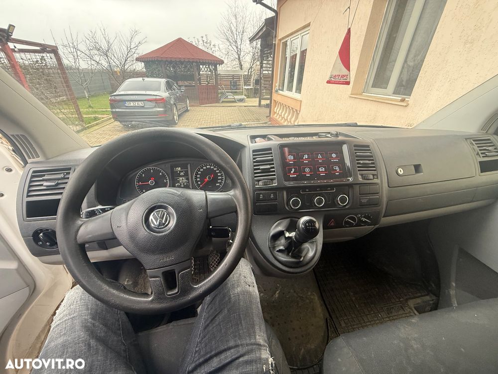 Volkswagen Transporter Caravelle Comfortline Scurt - 4