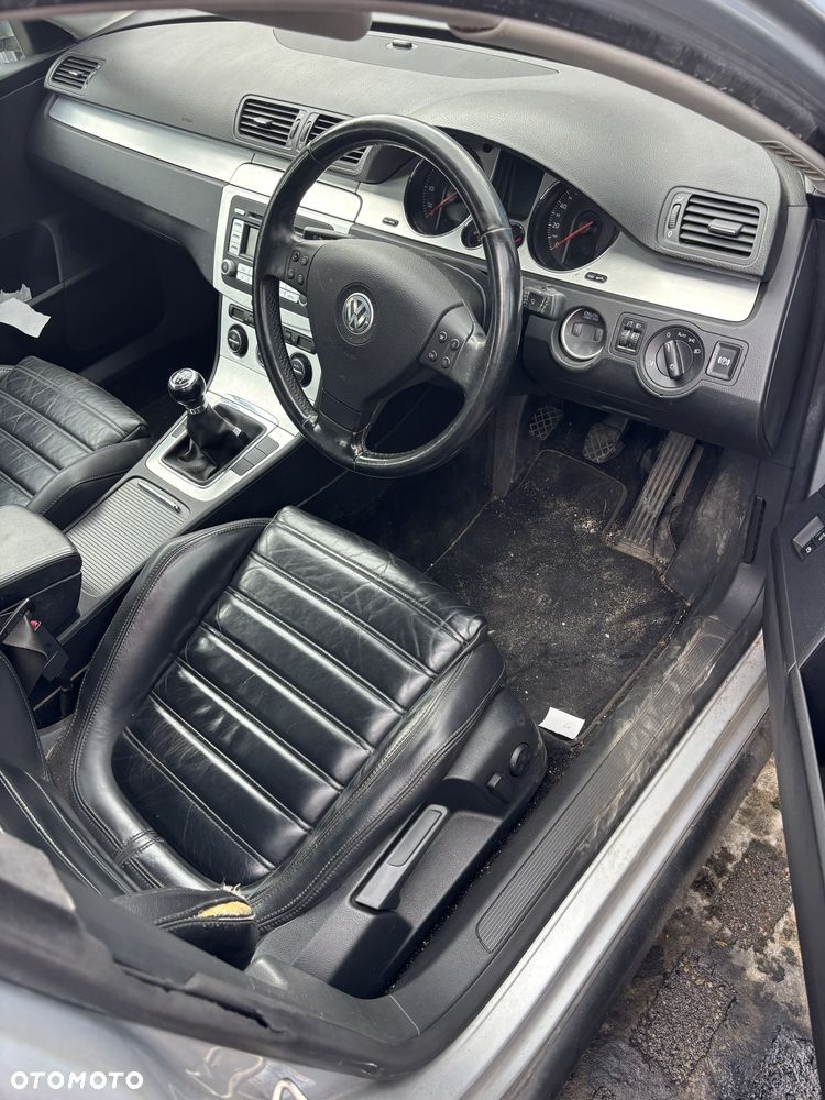 Volkswagen Passat - 2