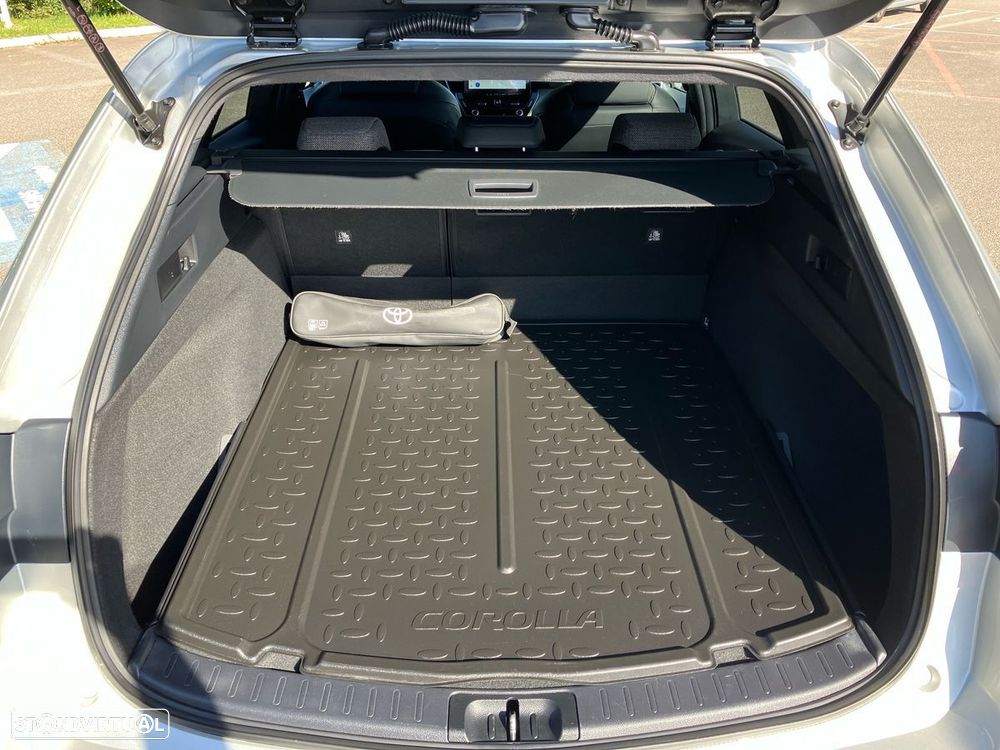 Toyota Corolla Touring Sports 1.8 Hybrid Comfort Plus - 11