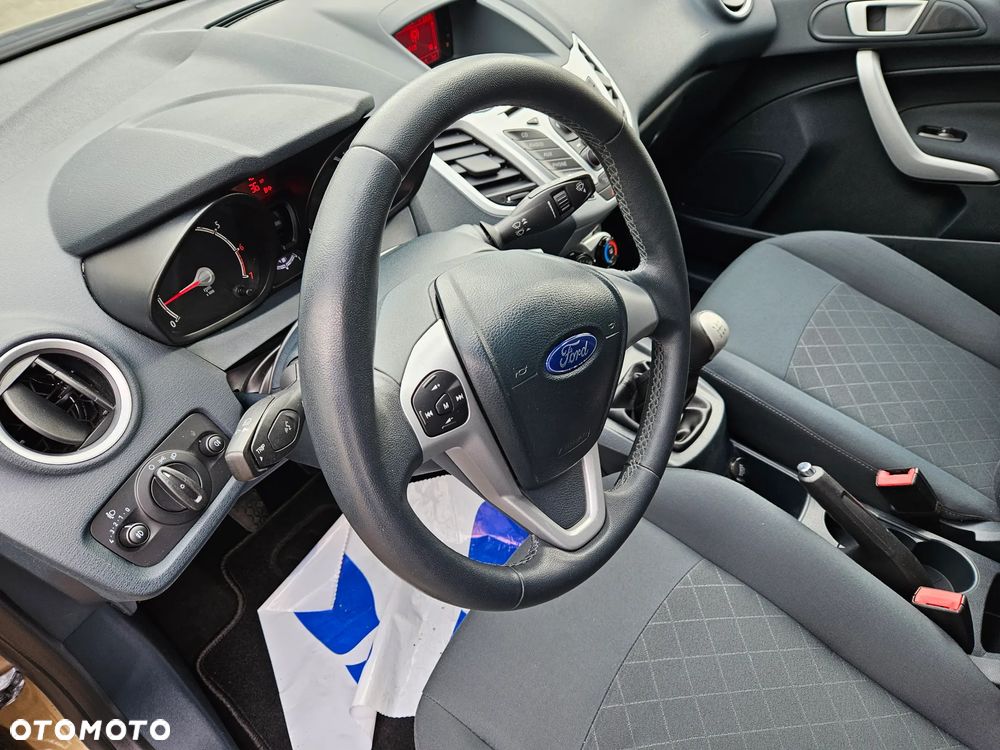 Ford Fiesta 1.25 Champions Edition - 14