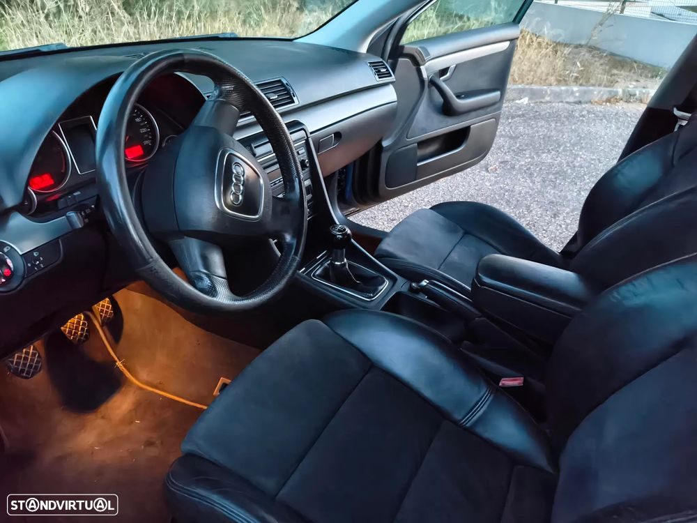 Audi A4 Avant 2.0 TDI Advance - 12