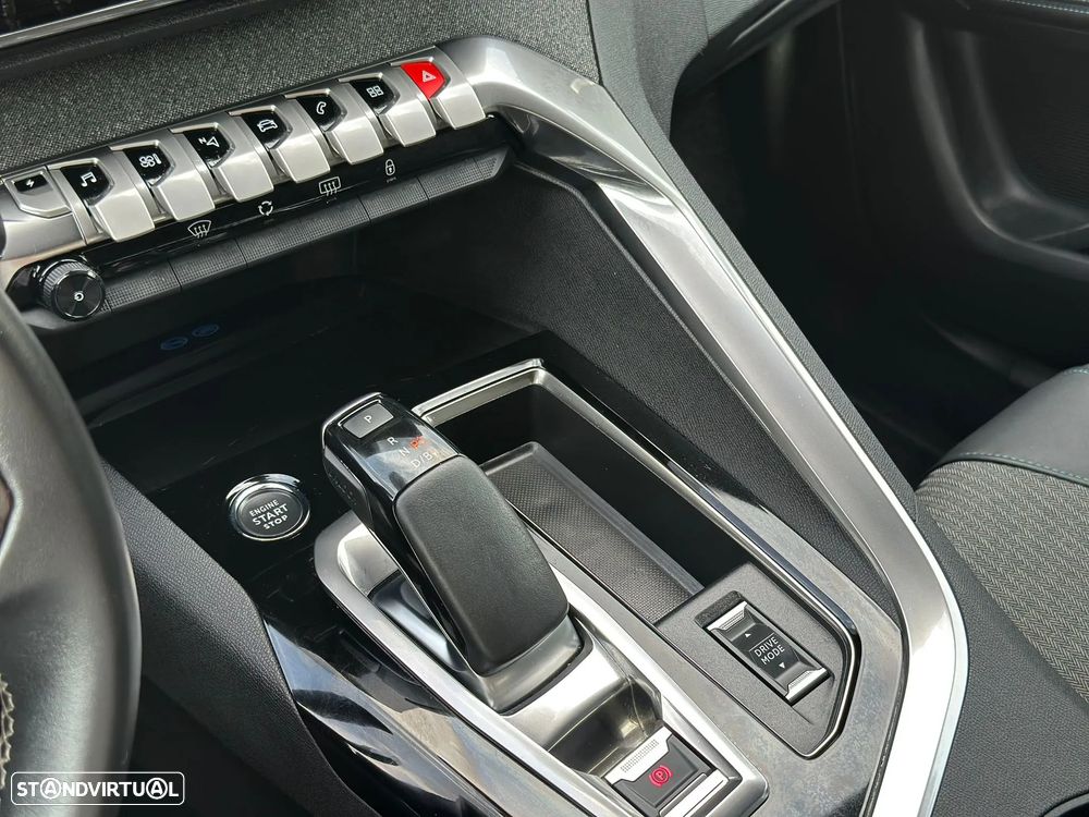Peugeot 3008 1.6 Hybrid Allure e-EAT8 - 28