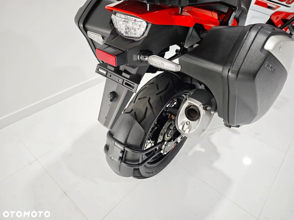 Suzuki V-STROM - 10