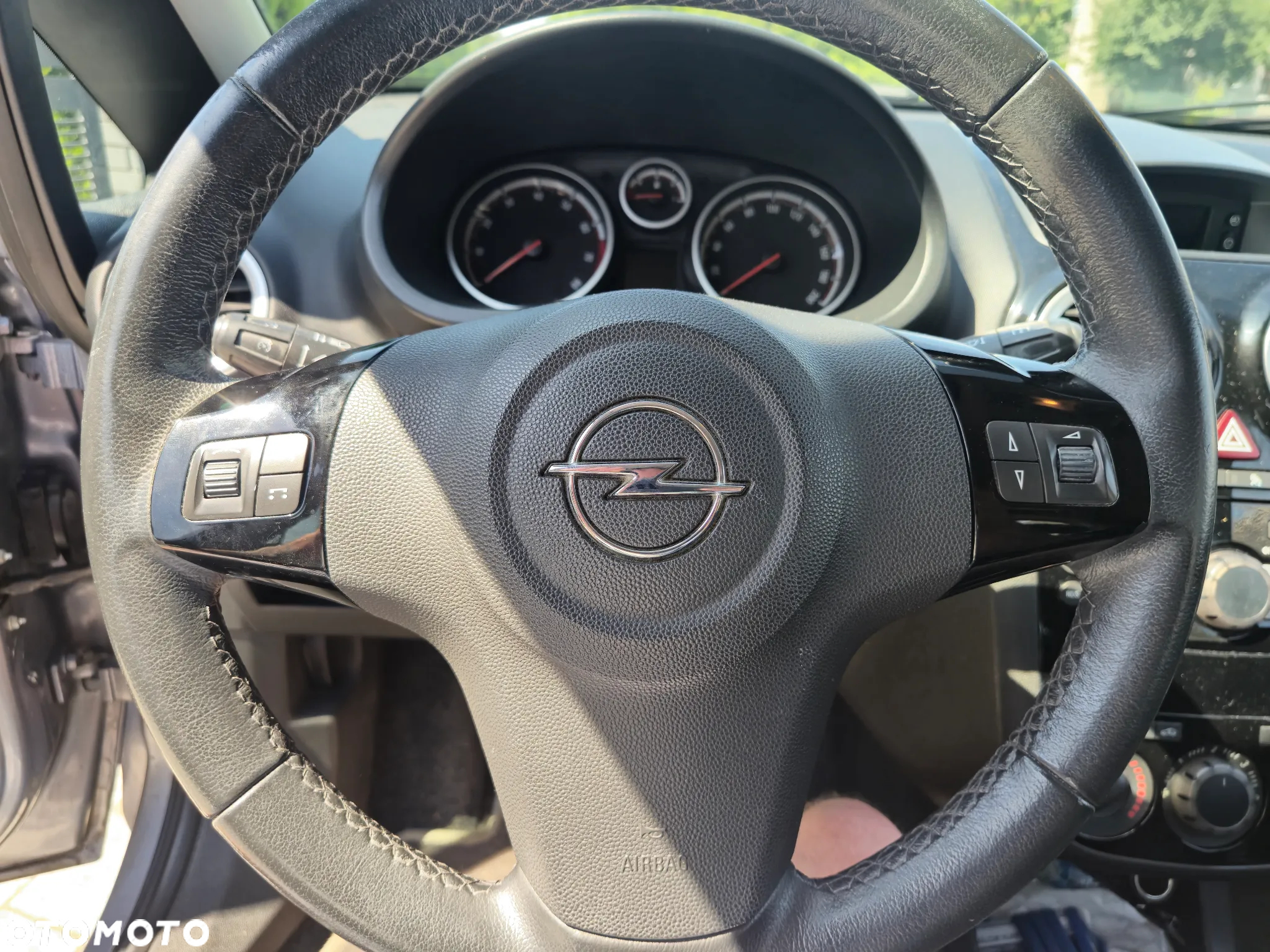 Opel Corsa 1.4 16V Cosmo - 6