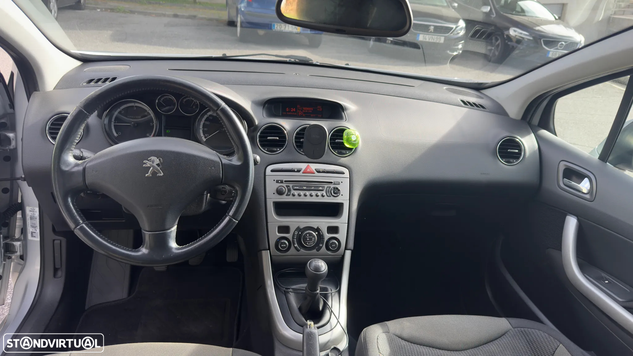 Peugeot 308 1.6 HDi Executive - 17