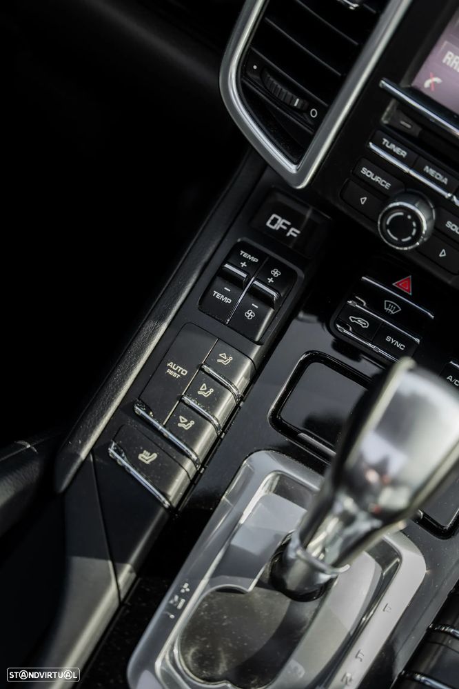 Porsche Cayenne Platinum Edition - 27