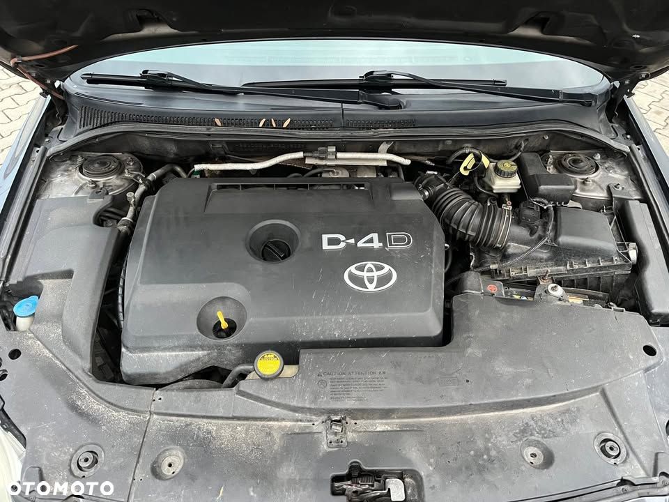 Toyota Avensis 2.0 D-4D Sol Premium - 6
