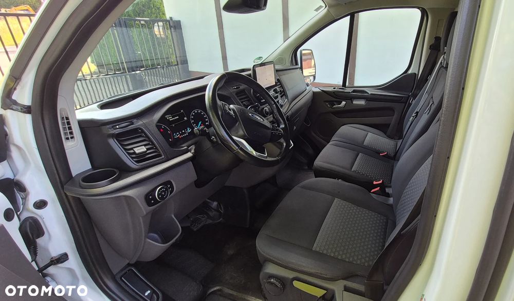 Ford Transit Custom - 11