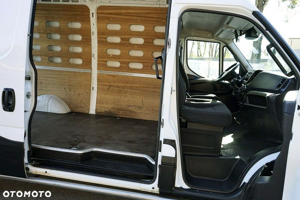 Iveco Daily 35S14 - 14