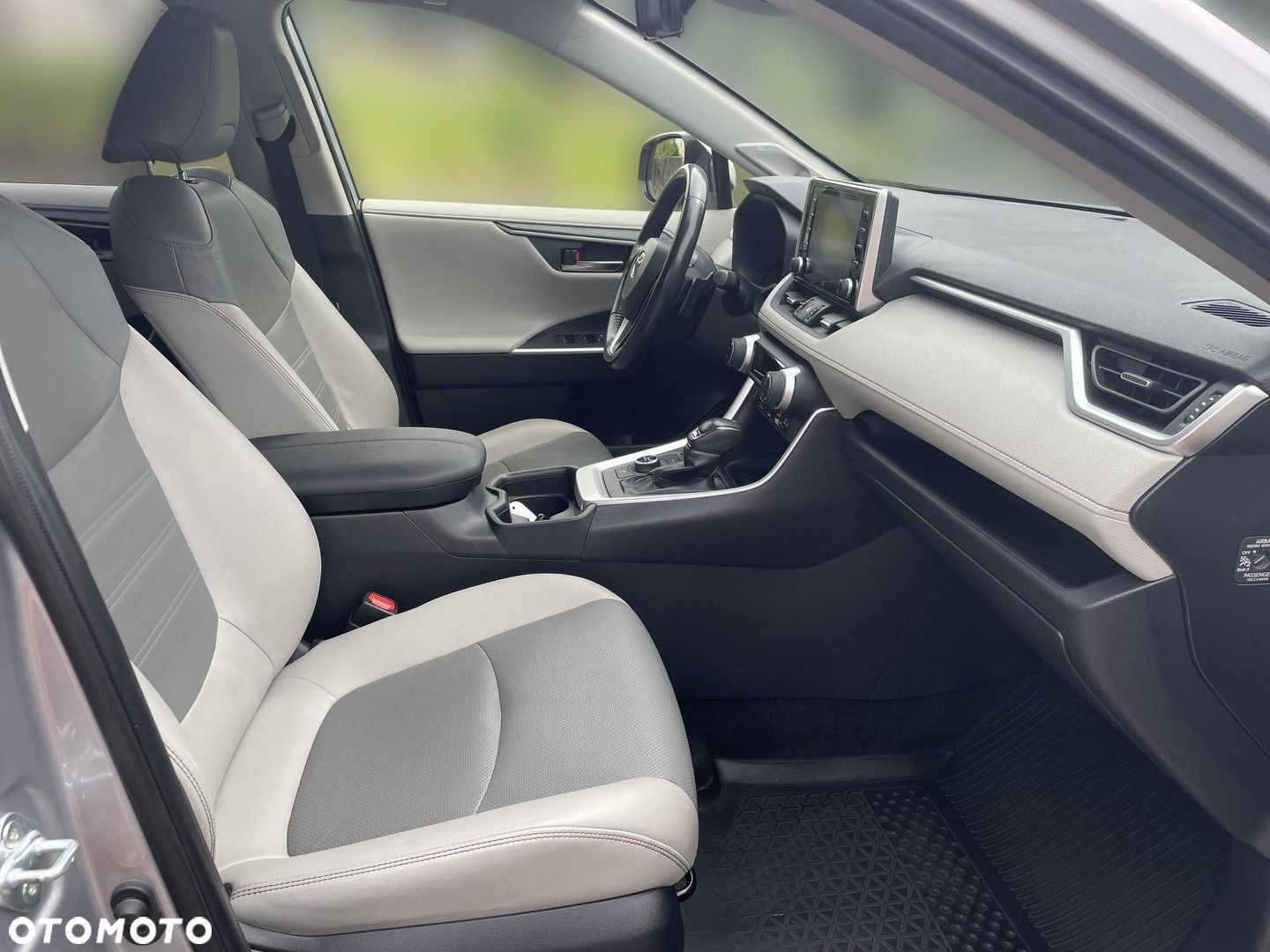Toyota RAV4 - 9