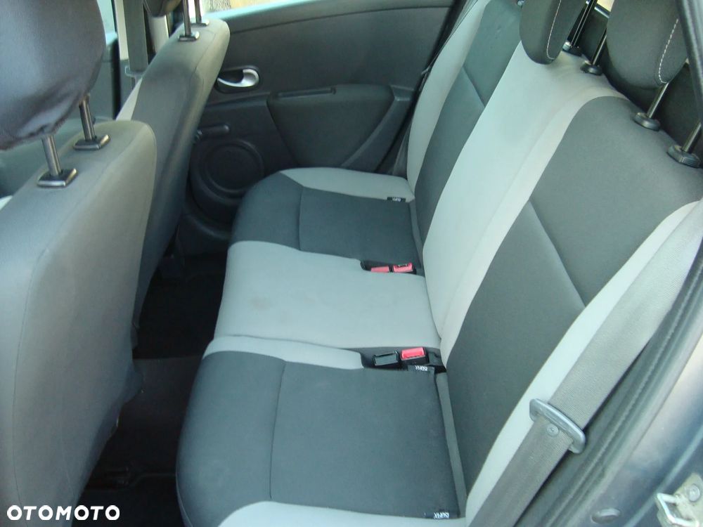 Renault Clio - 11