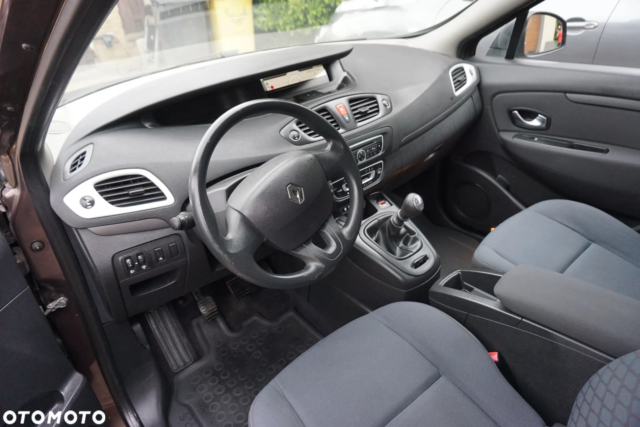 Renault Scenic 1.6 16V 110 Expression - 19