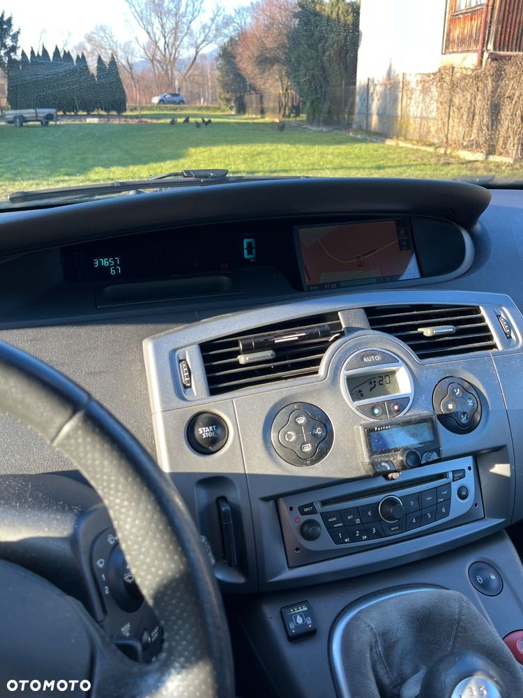 Renault Grand Scenic - 8