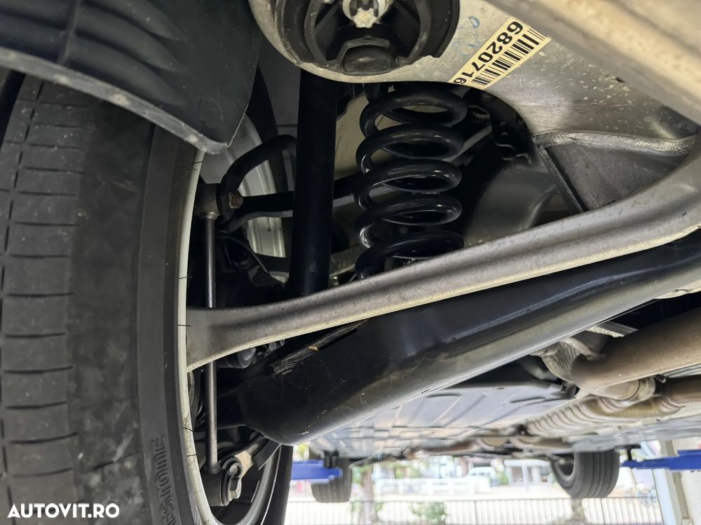 Mercedes-Benz E 320 4Matic Automatik Avantgarde - 39