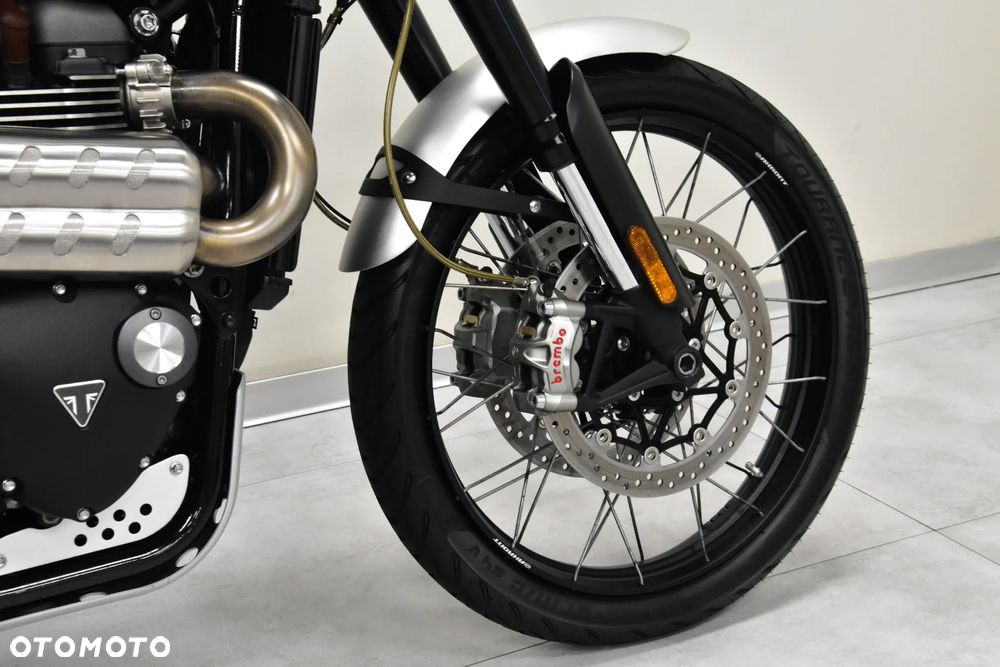 Triumph Scrambler - 32