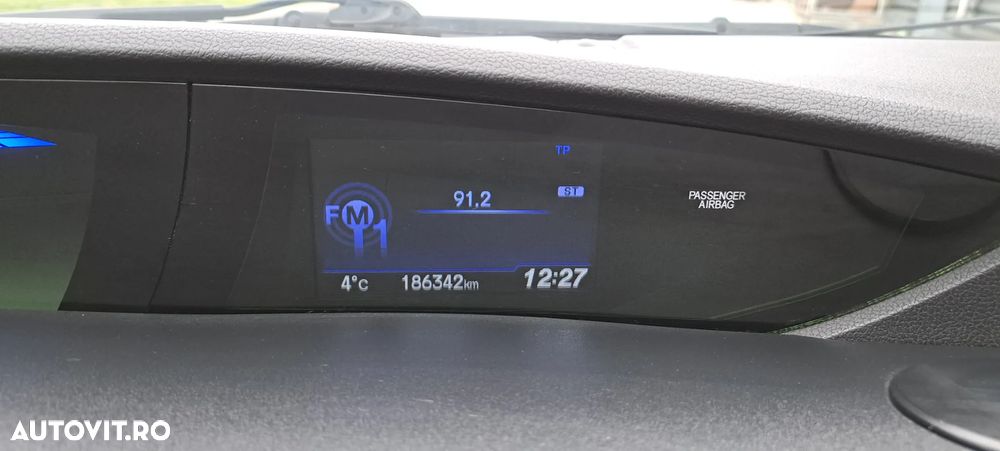 Honda Civic 1.6 i-DTEC Lifestyle Black Edition - 29