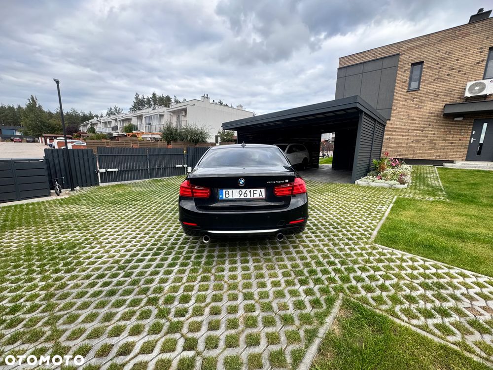 BMW Seria 3 335i Sport Line - 9