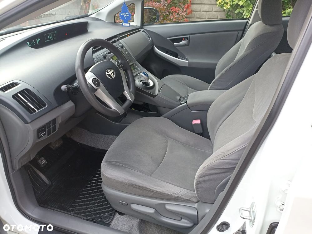 Toyota Prius - 16