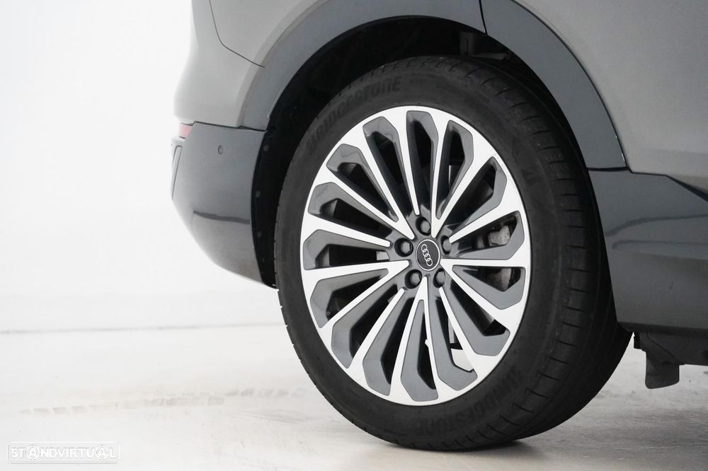Audi Q8 e-tron 55 quattro Advanced — fotografia 19