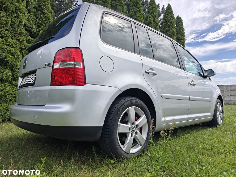 Volkswagen Touran - 5
