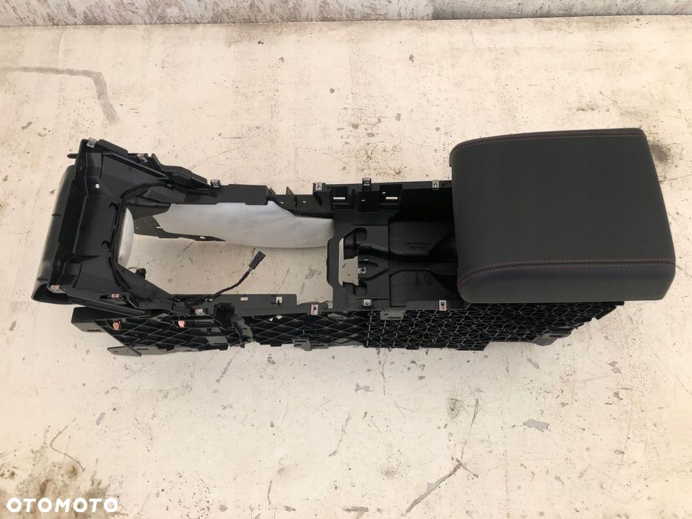 TUNEL PODŁOKIETNIK RANGE ROVER EVOQUE L538 - 2