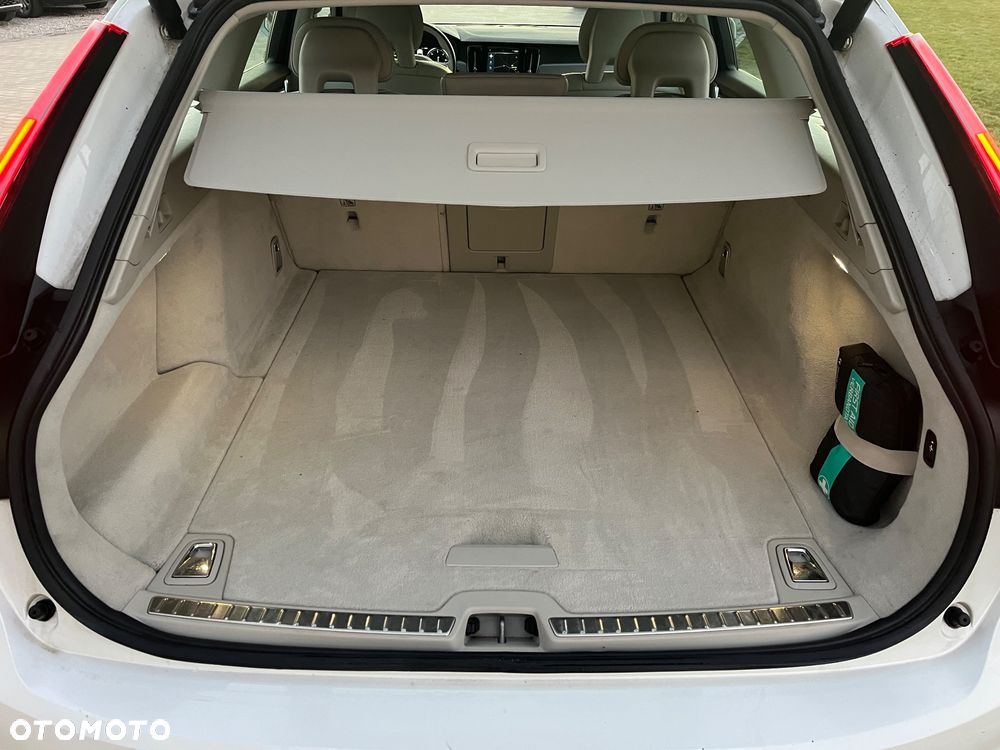 Volvo V90 D3 Geartronic Momentum Pro - 19