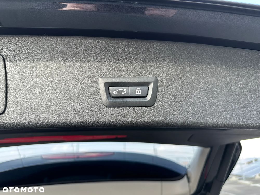 BMW X1 xDrive20d Sport Line - 11