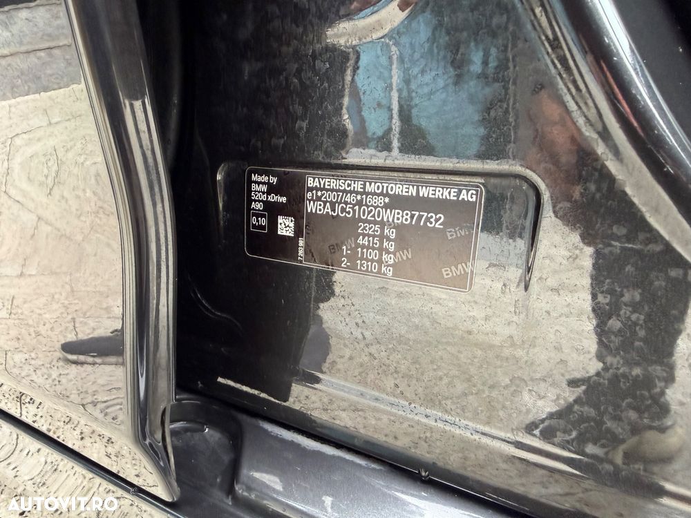 BMW Seria 5 520d xDrive Aut. Luxury Line - 30