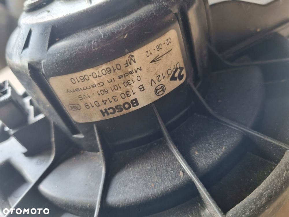TOYOTA COROLLA E12 01-07 r. DMUCHAWA WENTYLATOR NAWIEWU BOSCH 0130314019 + - 4