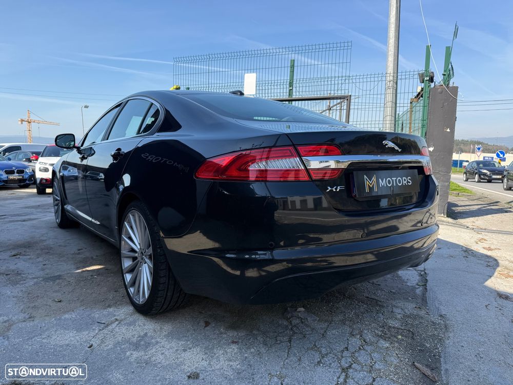 Jaguar XF 2.2 D Premium Luxury - 25