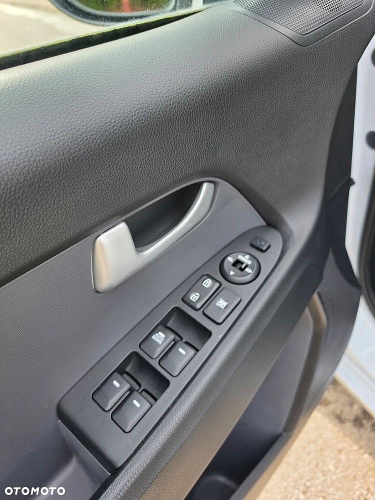 Kia Sportage - 16