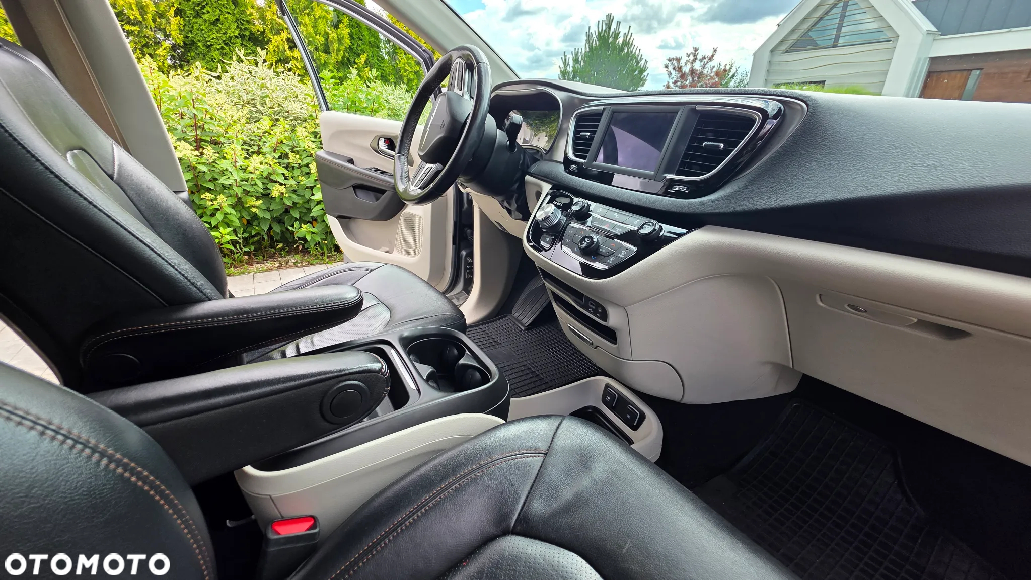 Chrysler Pacifica - 20