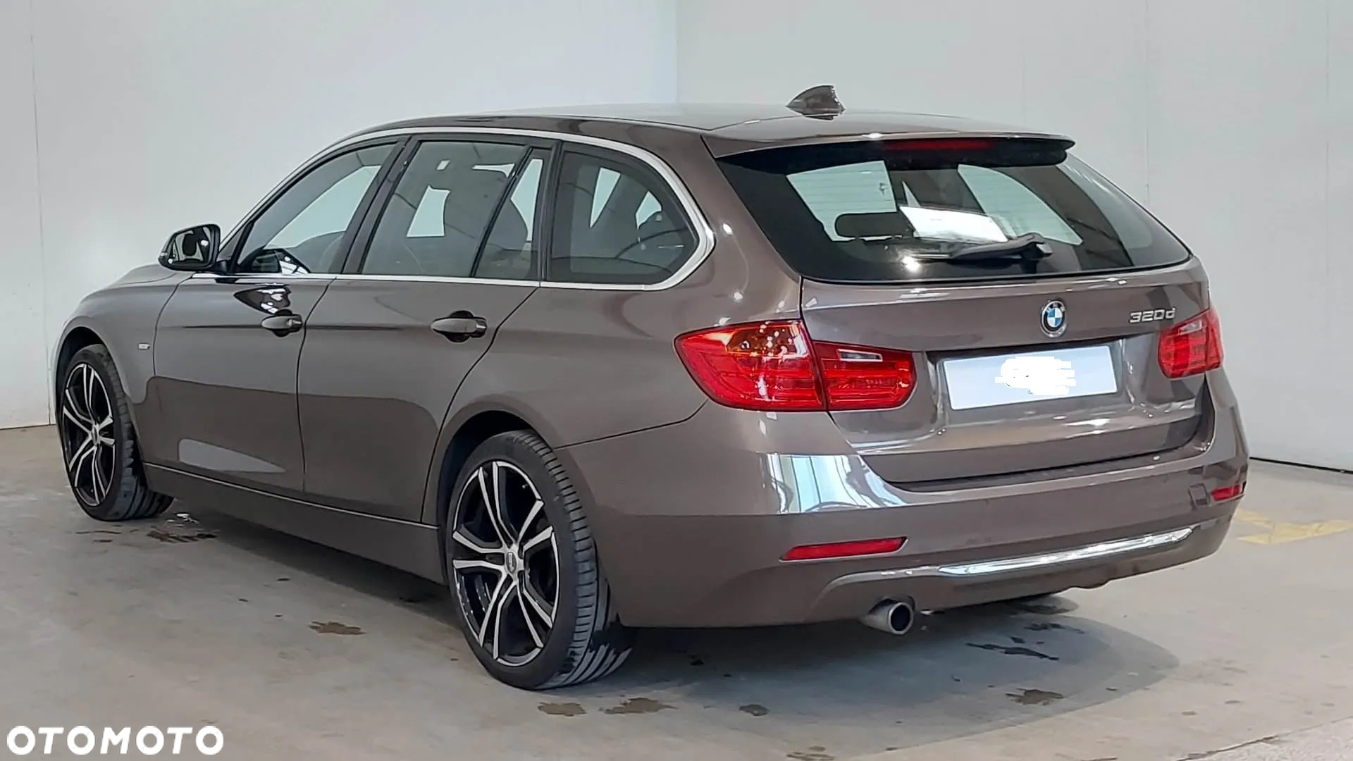 BMW Seria 3 320d Touring Luxury Line - 4