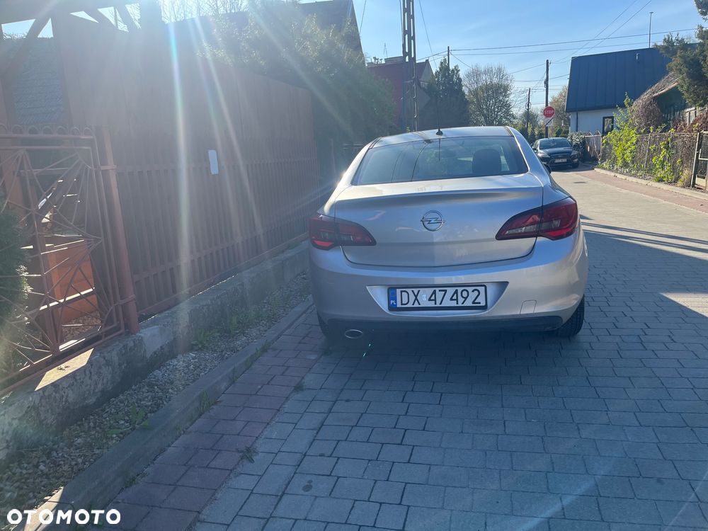 Opel Astra 1.4 T Business EU6 - 8