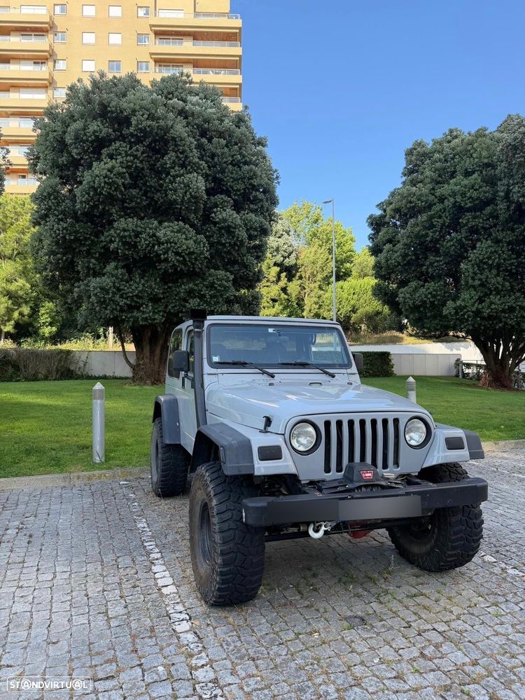 Jeep Wrangler - 2