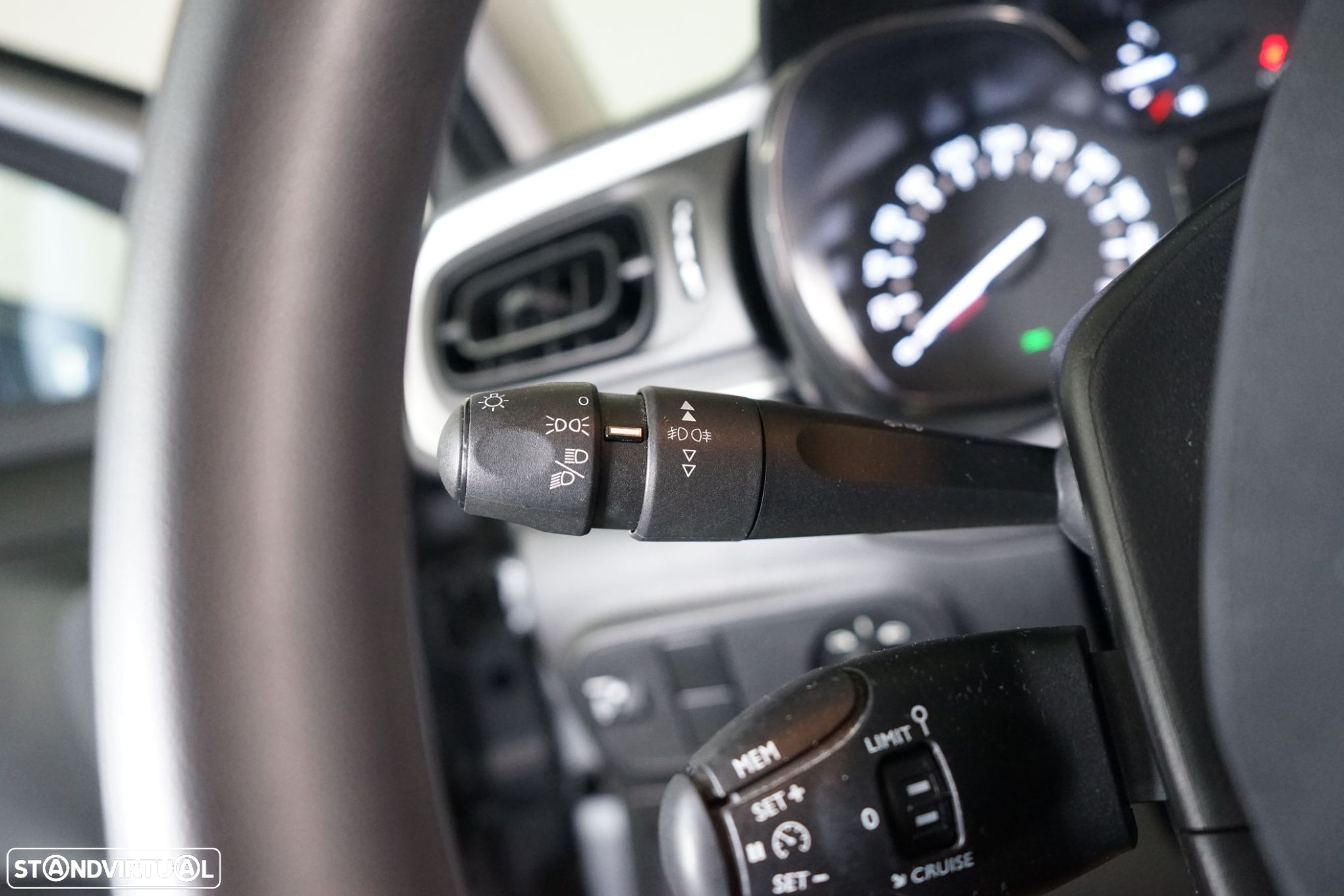 Citroën C3 1.2 PureTech Shine - 23