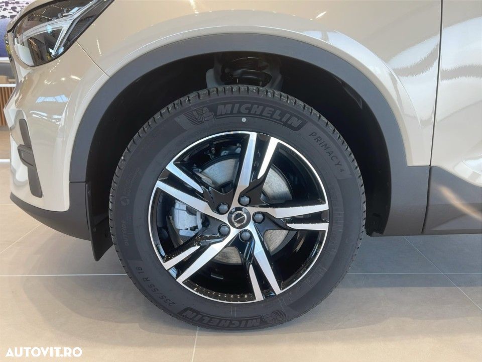 Volvo XC 40 B3 AT FWD MHEV Core - 22
