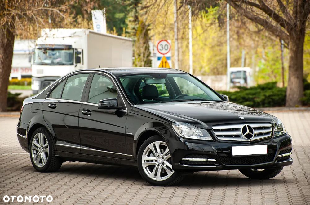 Mercedes-Benz Klasa C 180 BlueEFFICIENCY 7G-TRONIC Avantgarde - 3