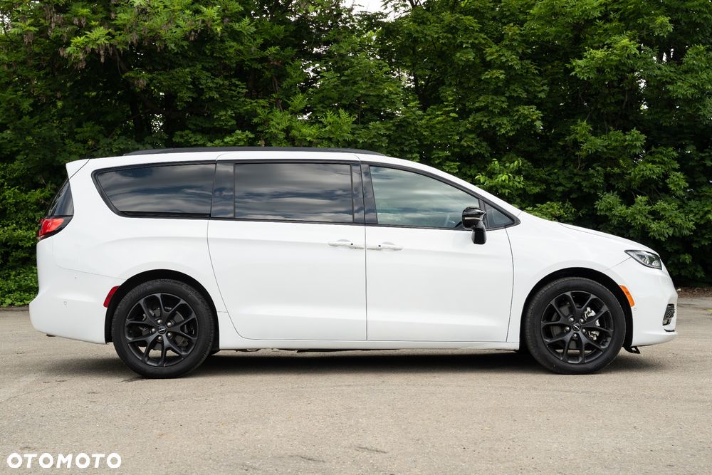 Chrysler Pacifica - 7