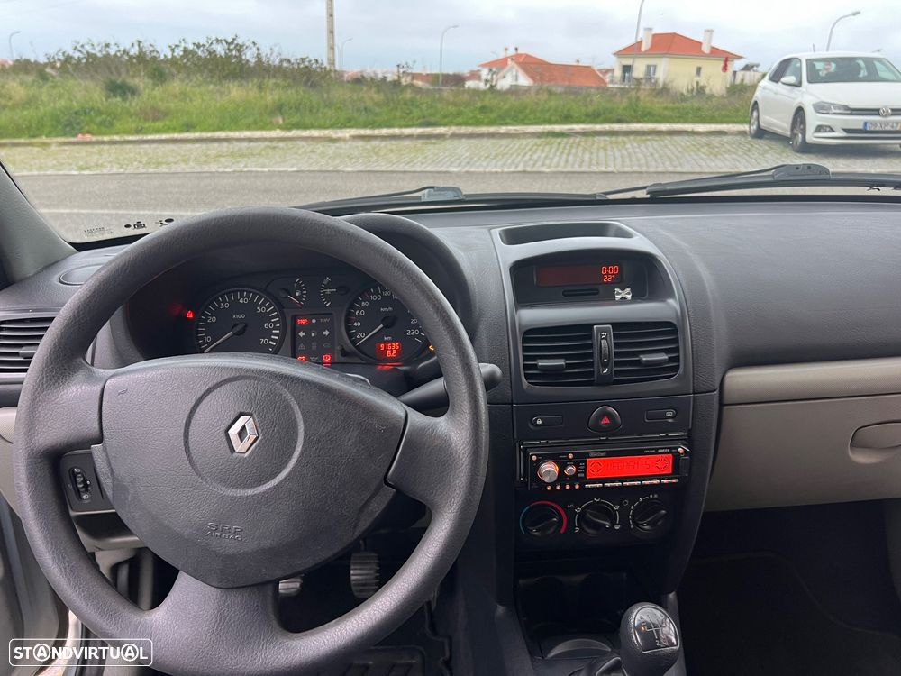 Renault Clio 1.2 Confort Authentique - 10