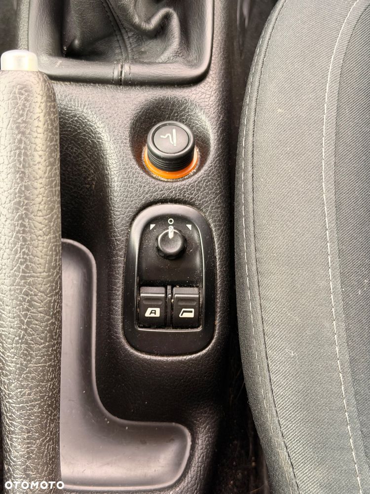 Peugeot 206 - 28