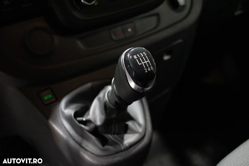 Renault Trafic - 17