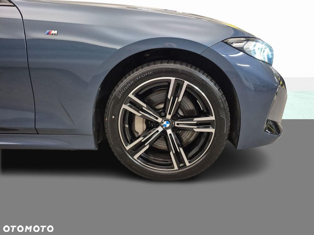 BMW Seria 3 330i xDrive M Sport - 18
